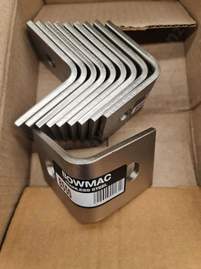 Stainless Steel Angle Bracket Image 1++