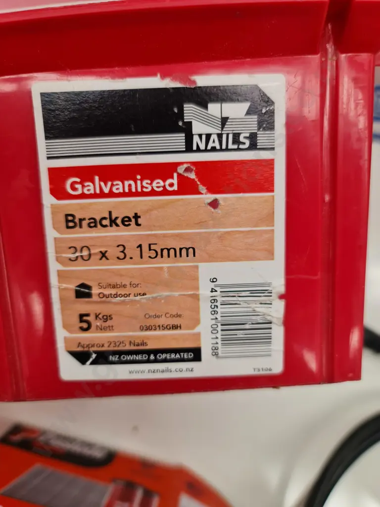 Assorted Screws and Nails Image 1++