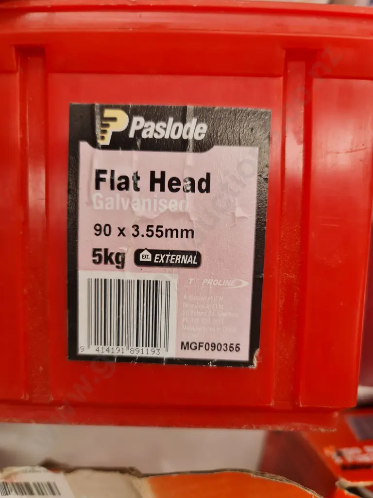 Assorted Screws and Nails Image 1++