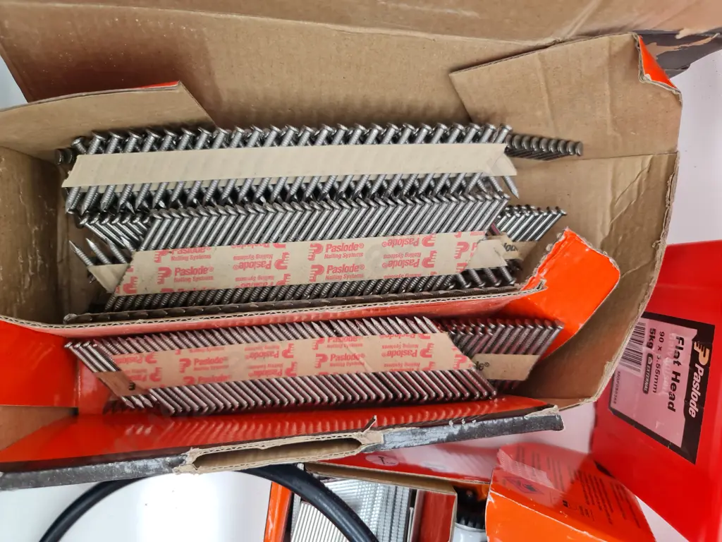 Paslode and Delfast Nails Image 1++