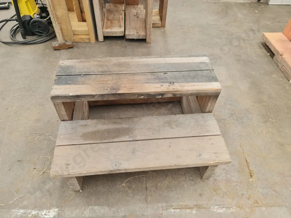 Wooden Steps Image 1++