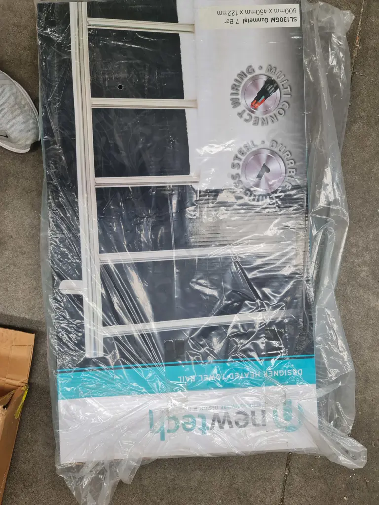 Newtech Towel Rail Image 1++