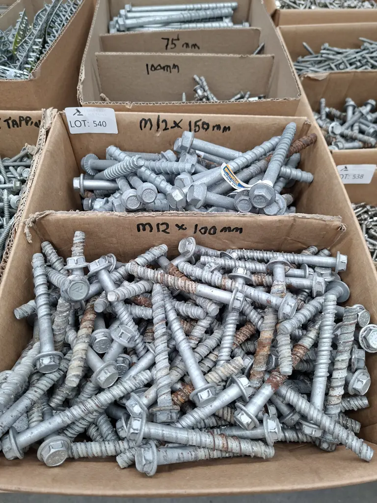 Assorted Concrete Screws Image 1++