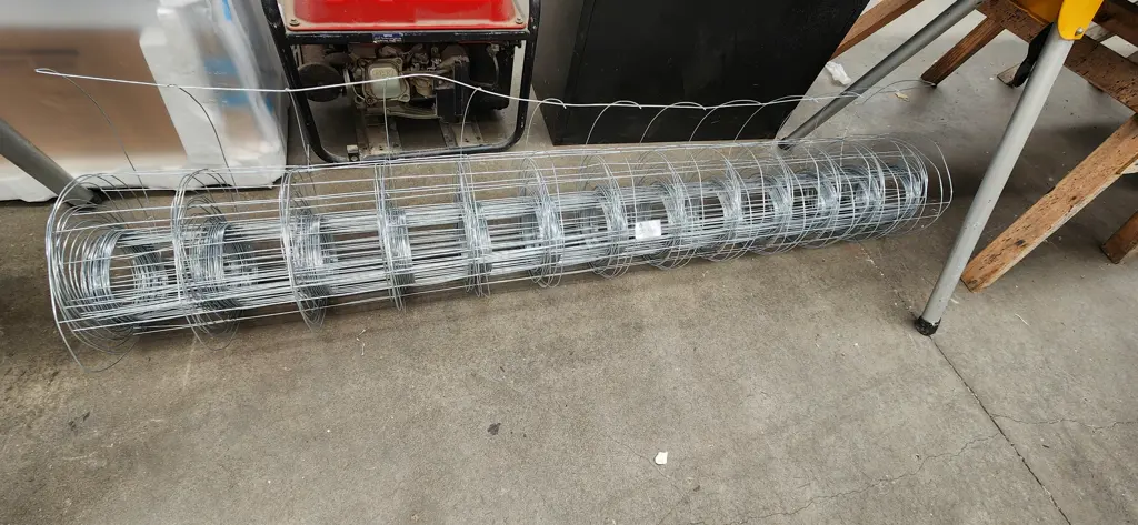 Roll of Wire Mesh Image 1++