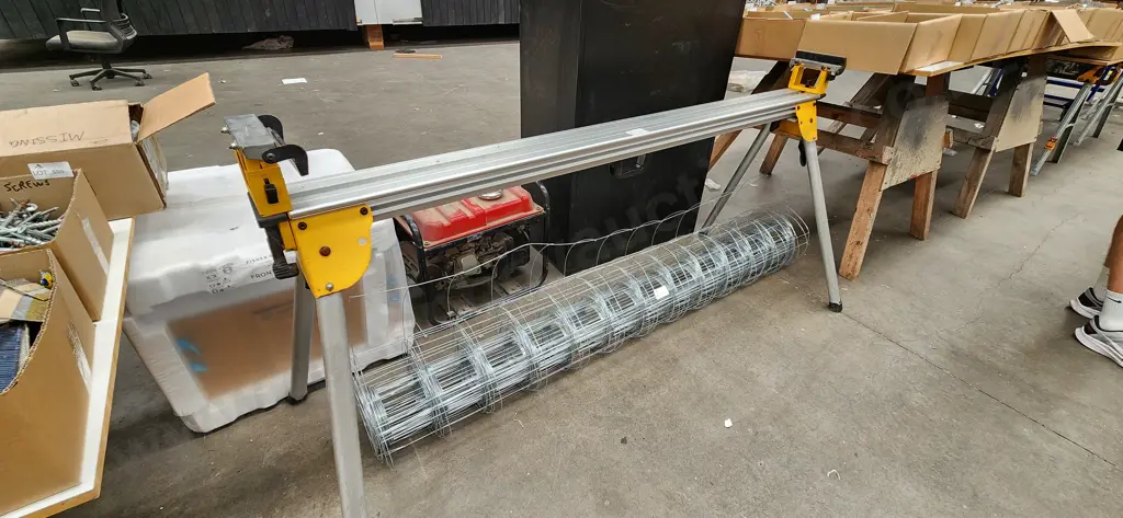 DeWalt Mitre Saw Workstation Image 1++