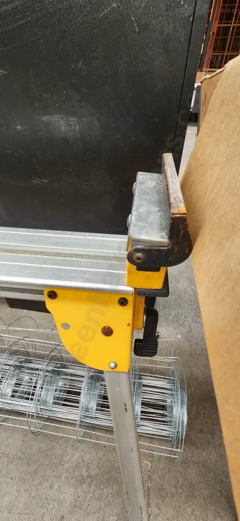 DeWalt Mitre Saw Workstation Image 1++