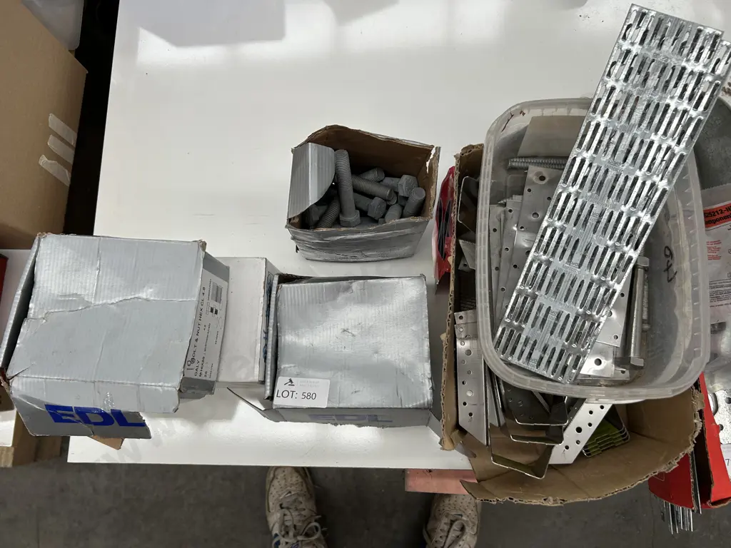 Assorted Nuts and Bolts Image 1++