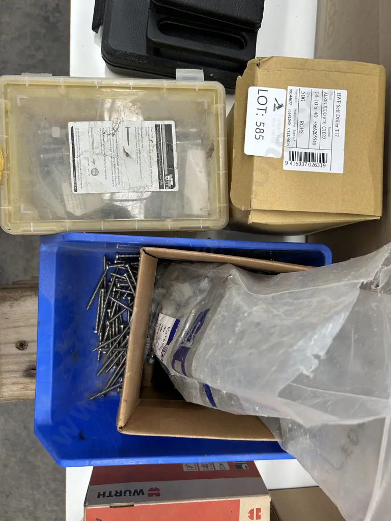 Assorted Fasteners Image 1++