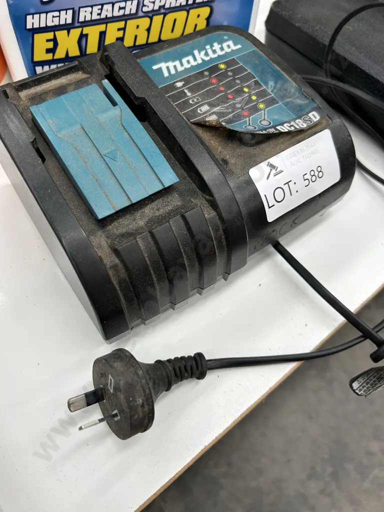 Makita Battery Charger Image 1++