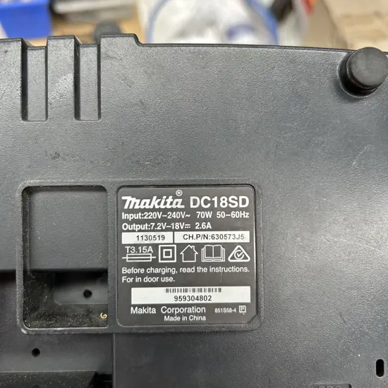 Makita Battery Charger