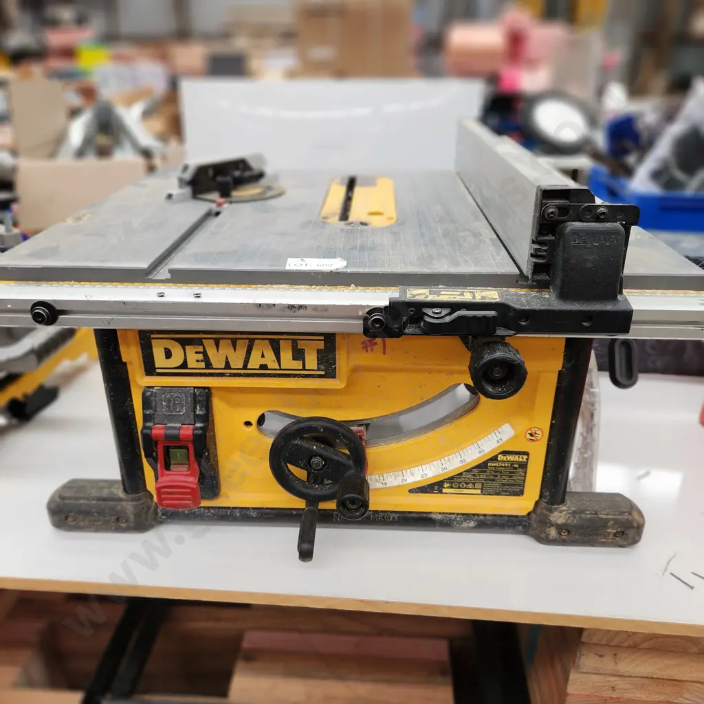DeWalt Table Saw Image 1++