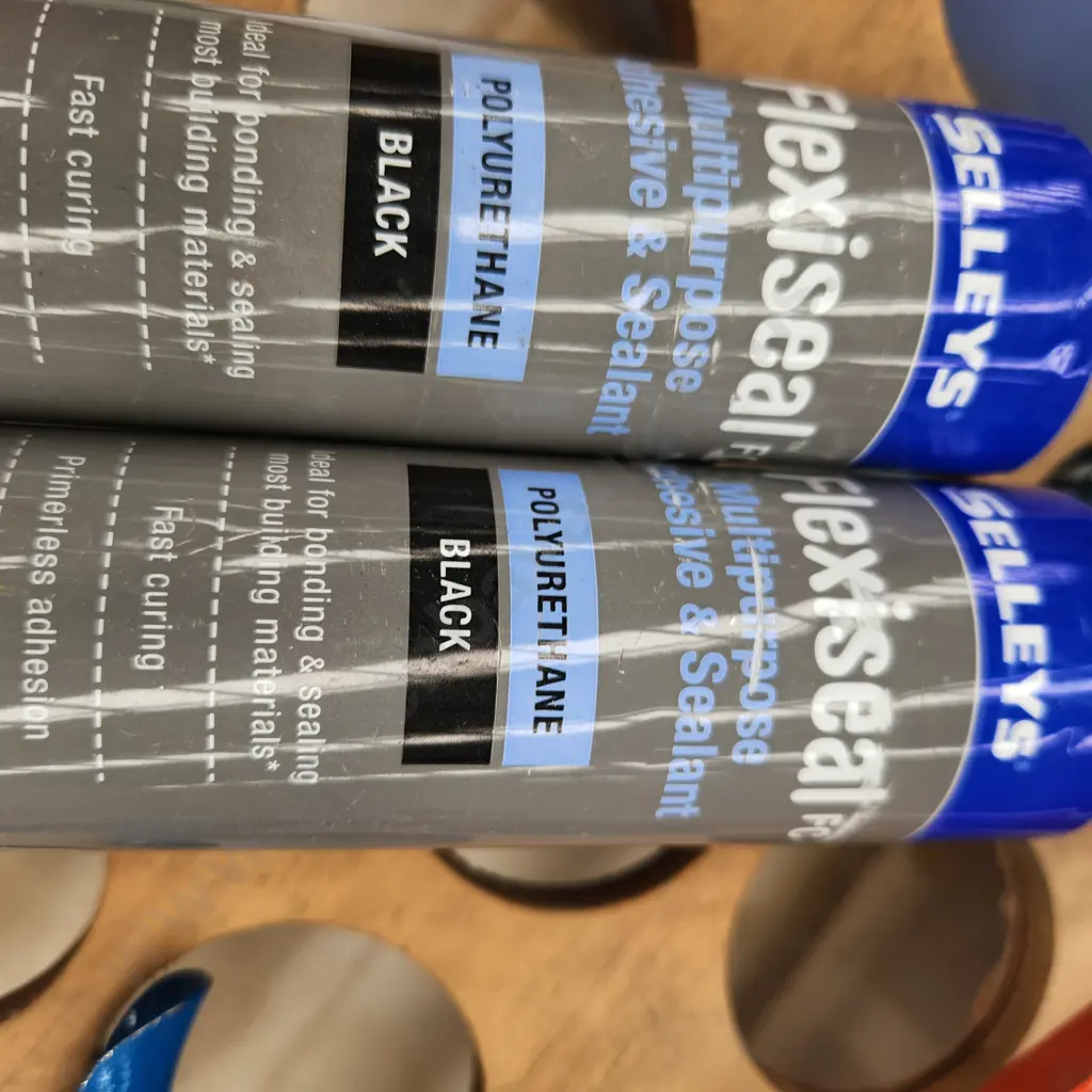 caulking Gun and Sealants Image 1++