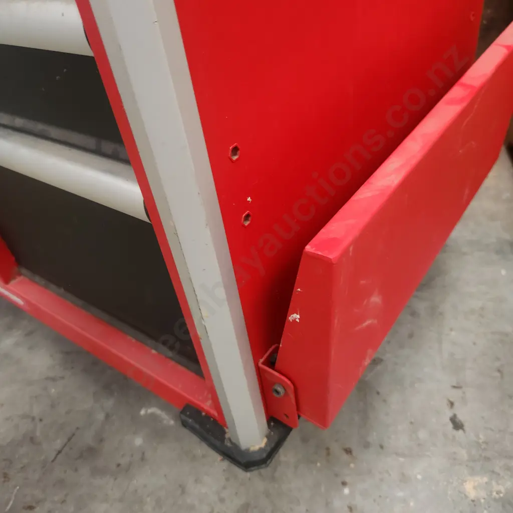 Milwaukee Mobile Workbench Image 1++