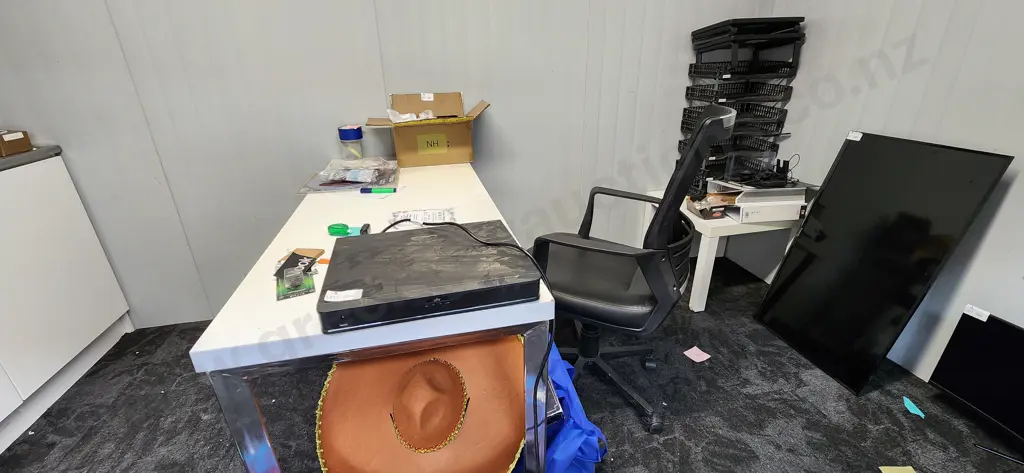 Desk Combo Image 1++