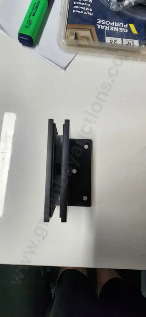 Black Hinges Image 1++