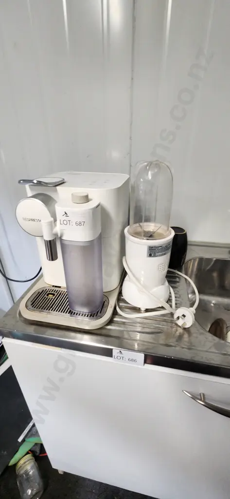 Nespresso Coffee Machine Image 1++