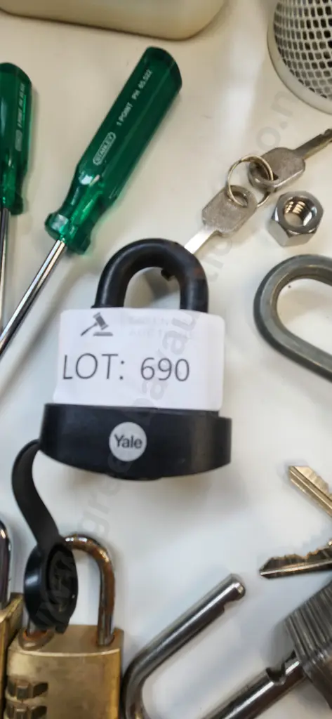 Assorted Goods Image 1++