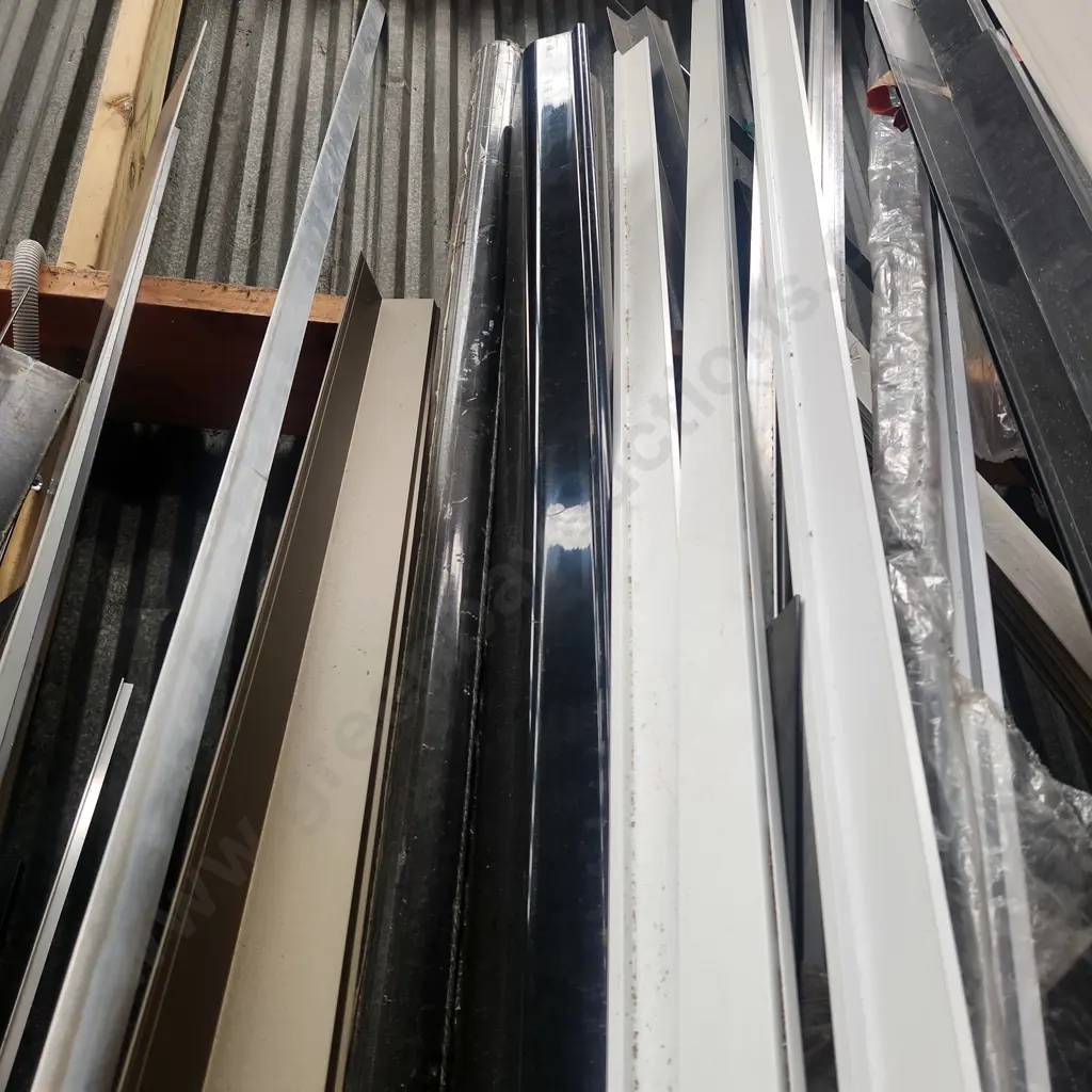 Assorted coloursteel Trims Image 1++