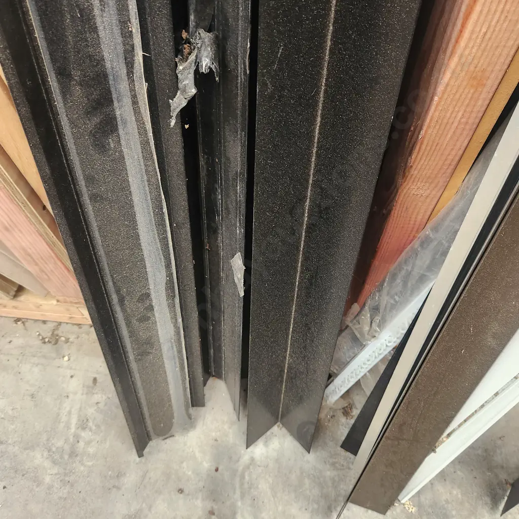 Assorted coloursteel Trims Image 1++