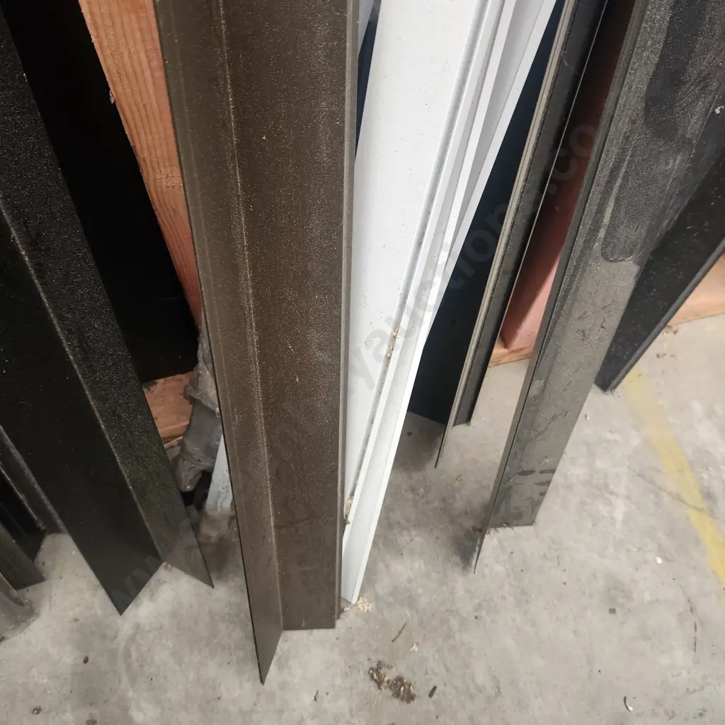 Assorted coloursteel Trims Image 1++