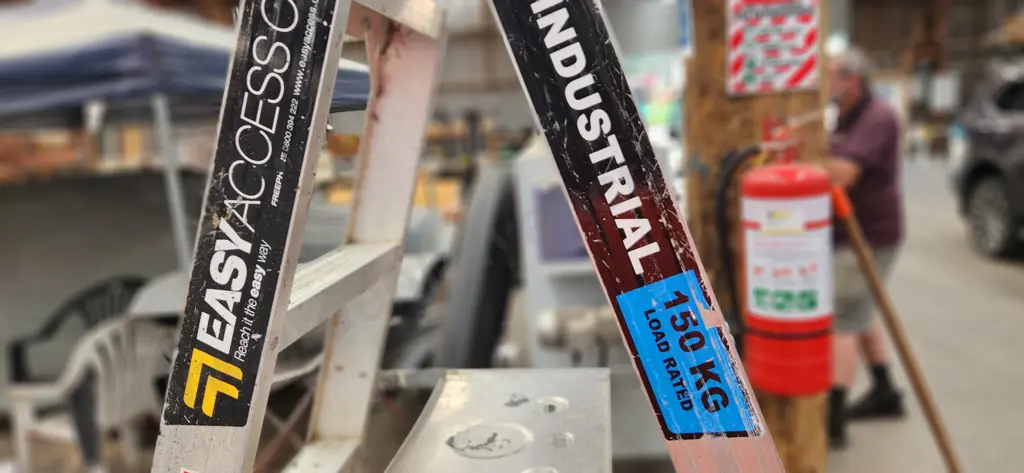 Step ladder Image 1++