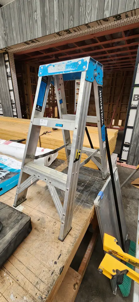 Step ladder Image 1++