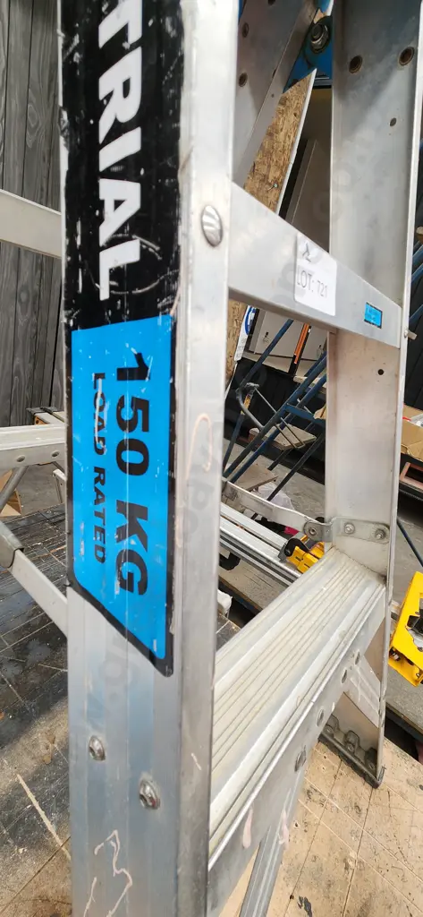 Step ladder Image 1++