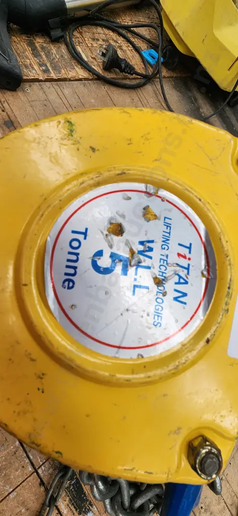 Chain hoist Image 1++