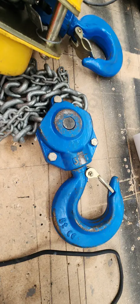 Chain hoist Image 1++