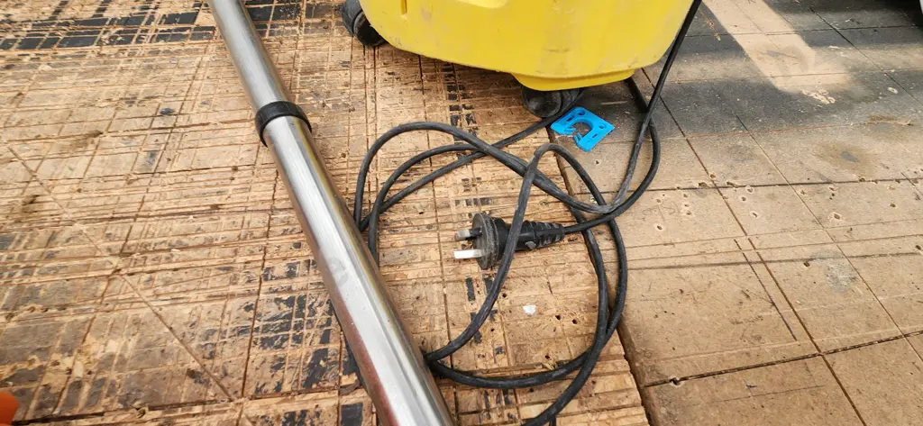 Karcher Wet and Dry vacuum cleaner Image 1++