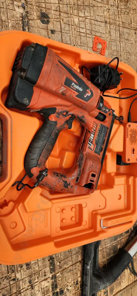 Brad nailer Image 1++