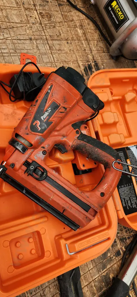 Brad nailer Image 1++