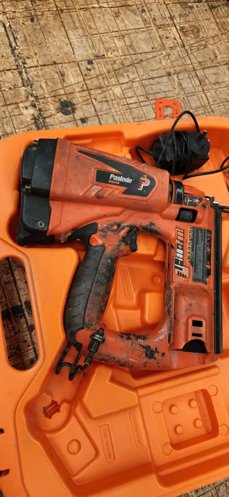 Brad nailer Image 1++