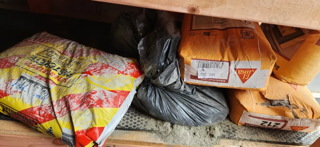 Construction grout Image 1++