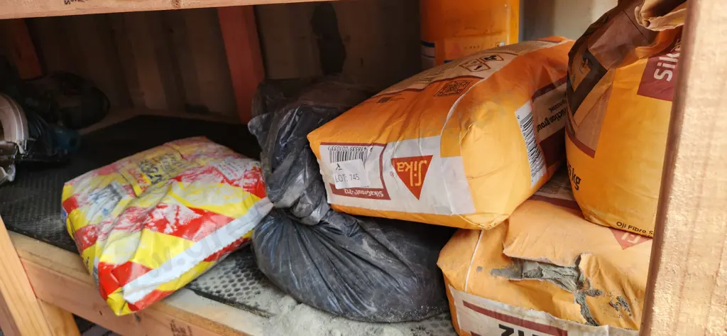 Construction grout Image 1++