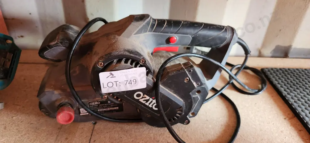 Belt Sander and circular saw Image 1++