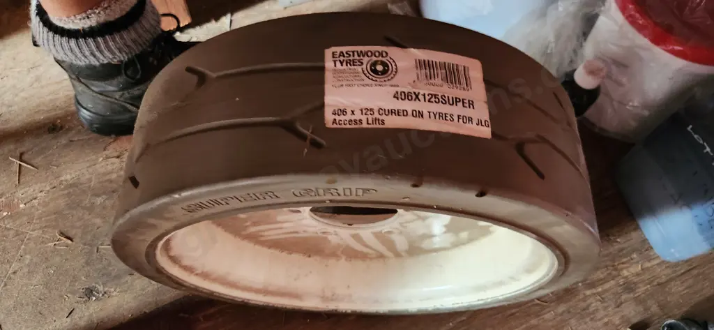 Lift tires Image 1++