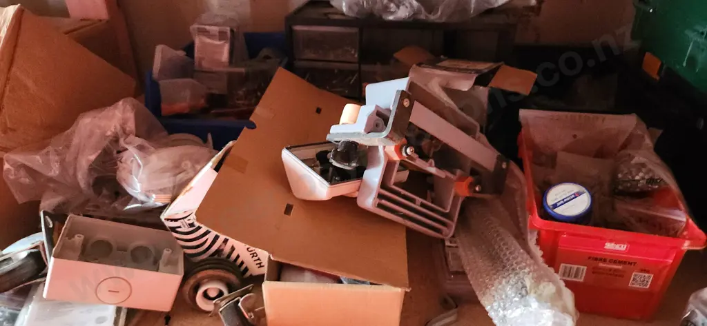 Assorted items Image 1++