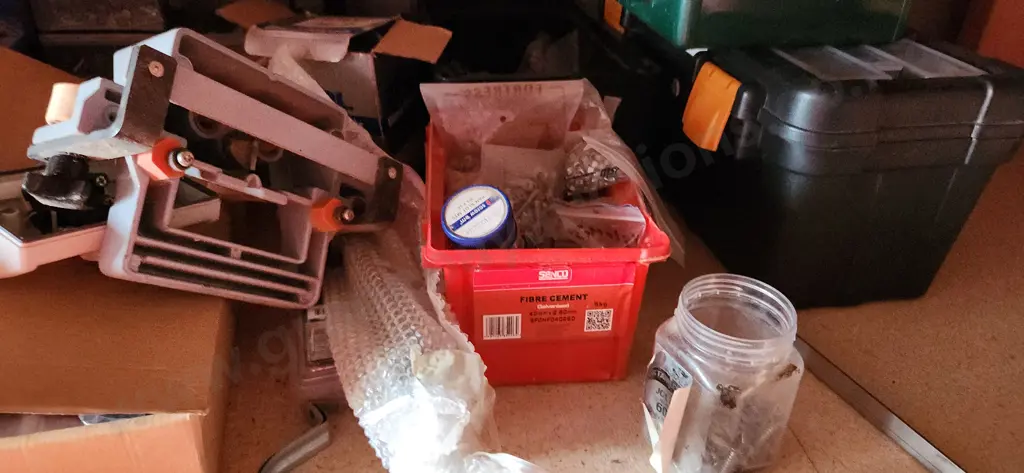 Assorted items Image 1++