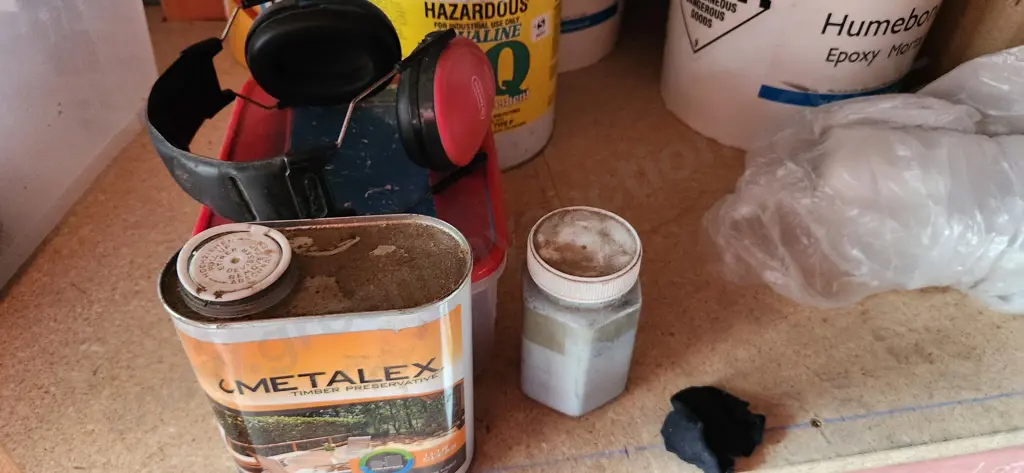 Assorted items Image 1++