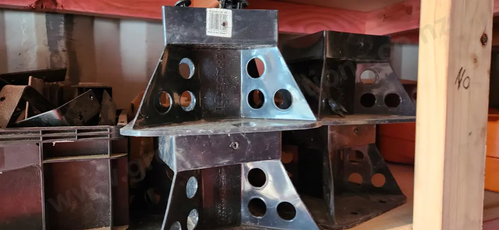 Assorted items Image 1++