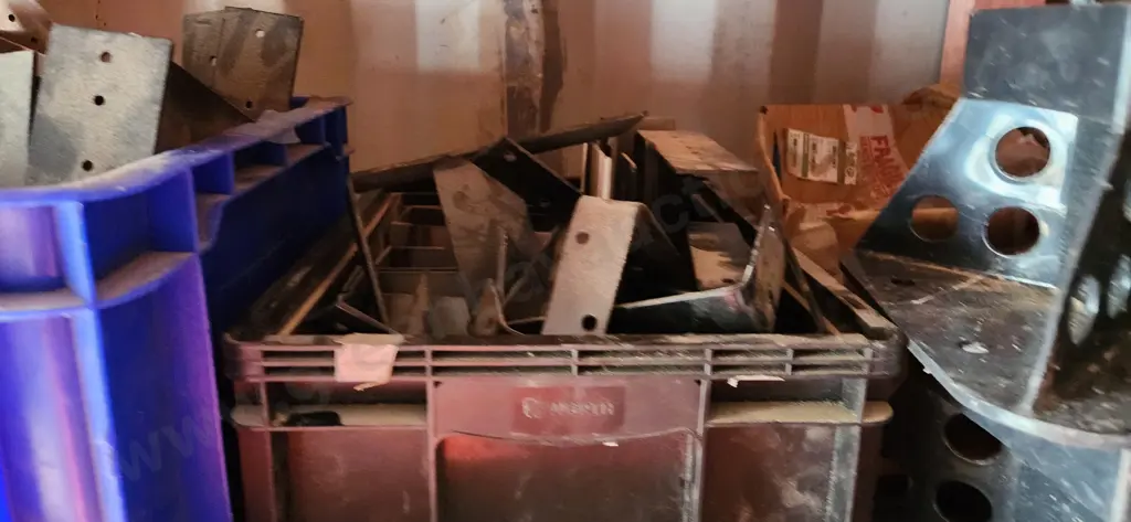 Assorted items Image 1++