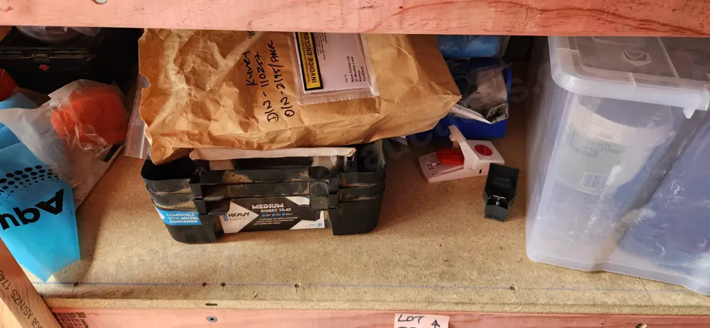 Assorted items Image 1++