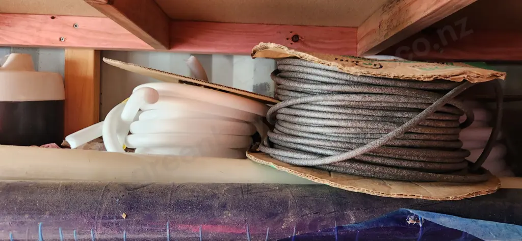 Assorted items Image 1++