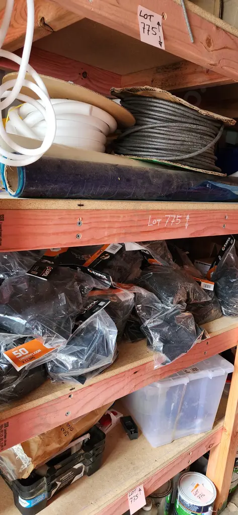 Assorted items Image 1++