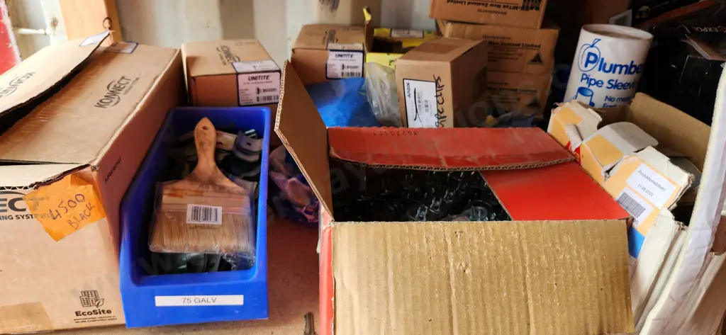 Assortment of items Image 1++