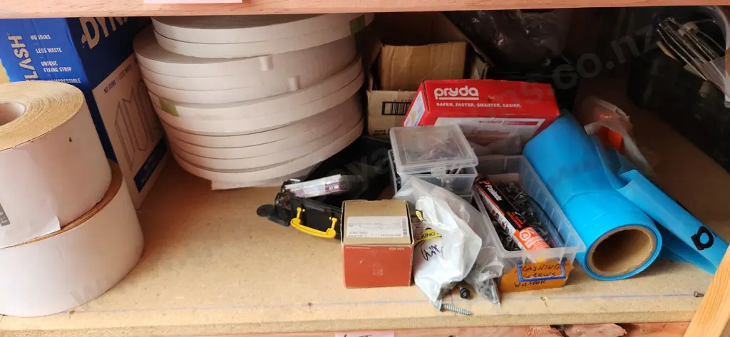 Assortment of items Image 1++