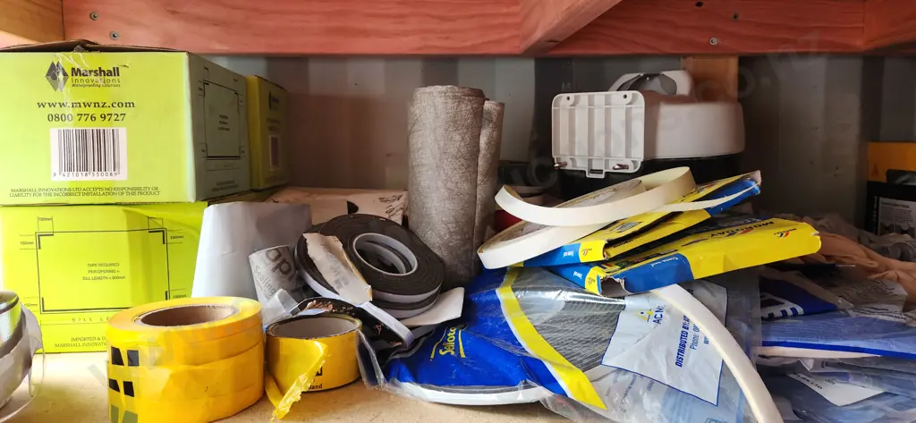 Assortment of items Image 1++