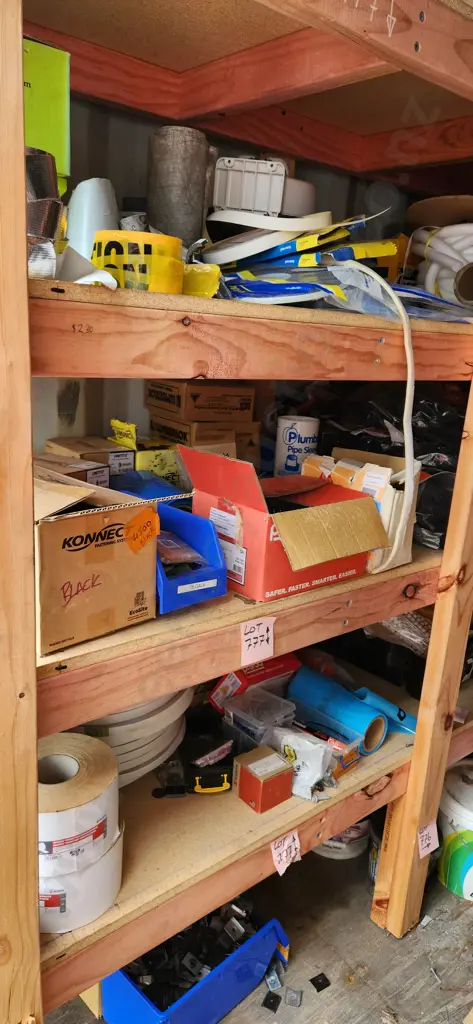 Assortment of items Image 1++