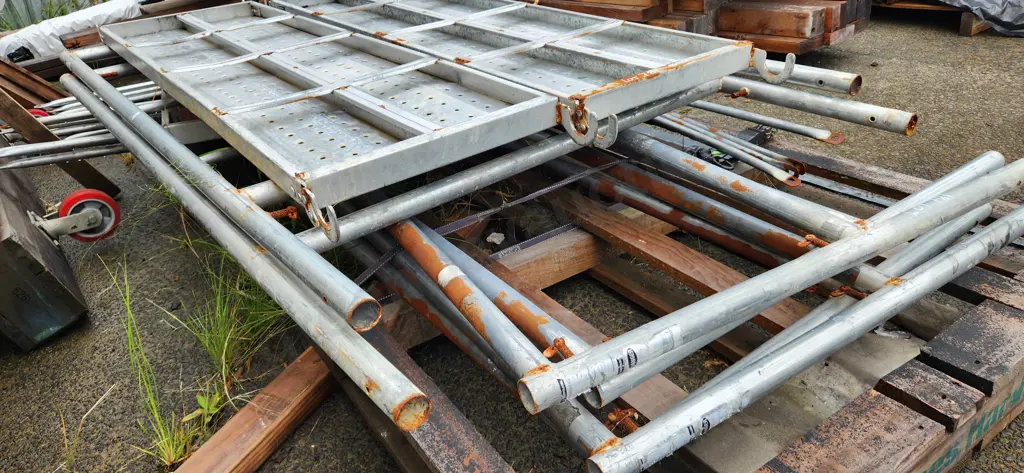 Scaffolding on Pallet Image 1++